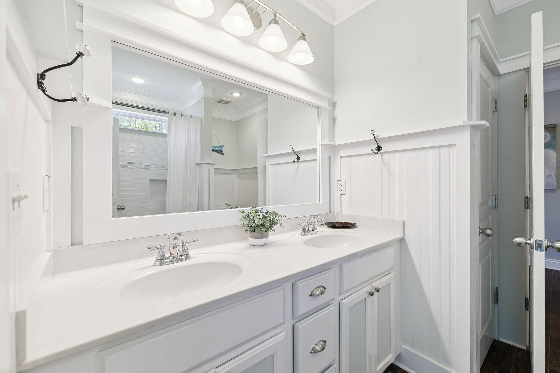 14 Breezeway Boulevard