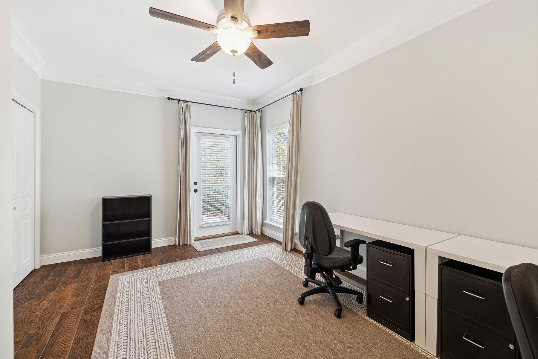 14 Breezeway Boulevard