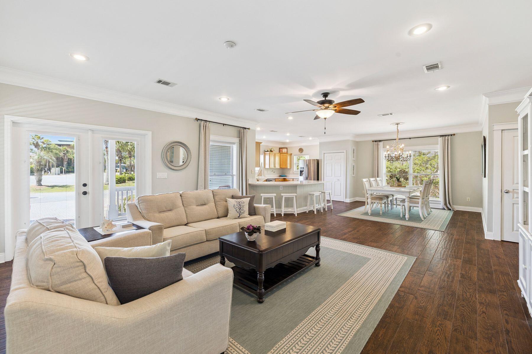 14 Breezeway Boulevard