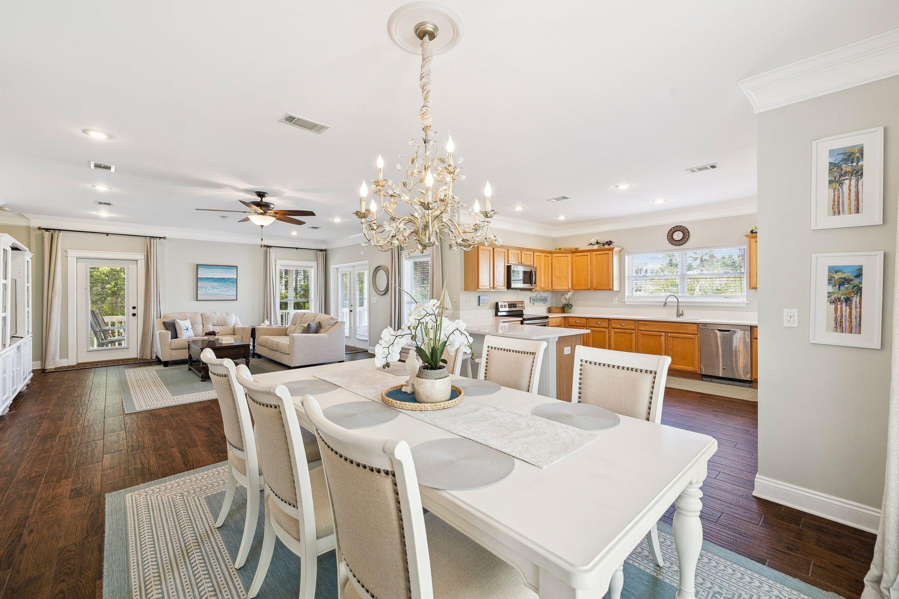 14 Breezeway Boulevard