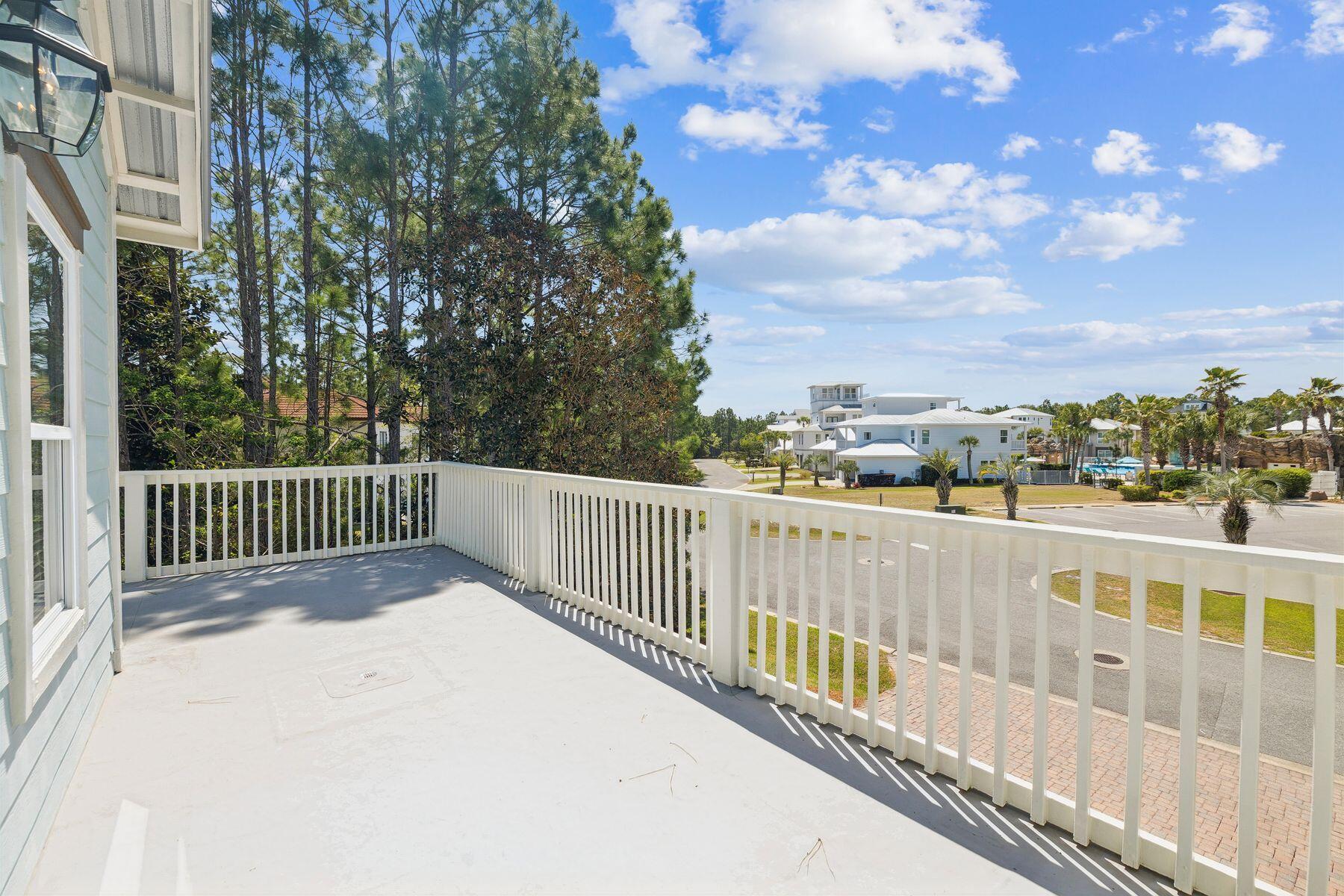 14 Breezeway Boulevard