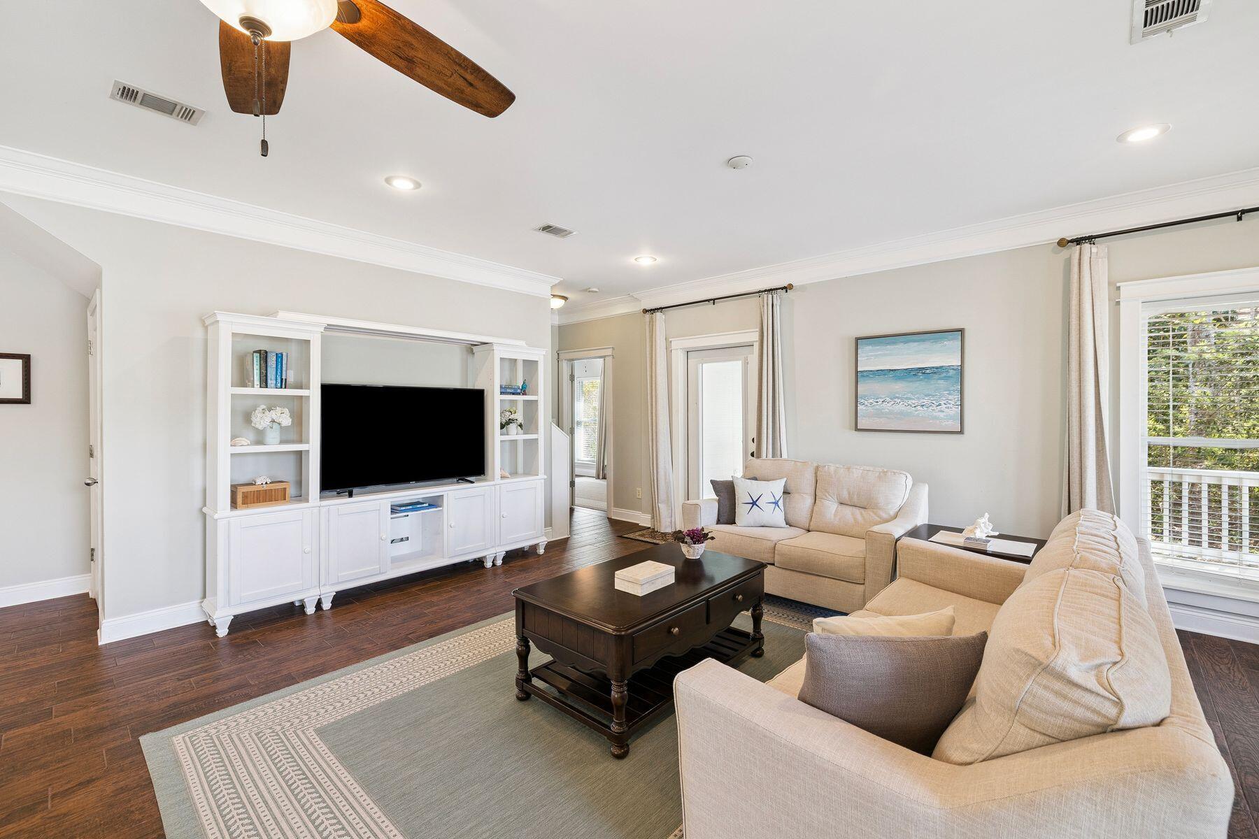 14 Breezeway Boulevard