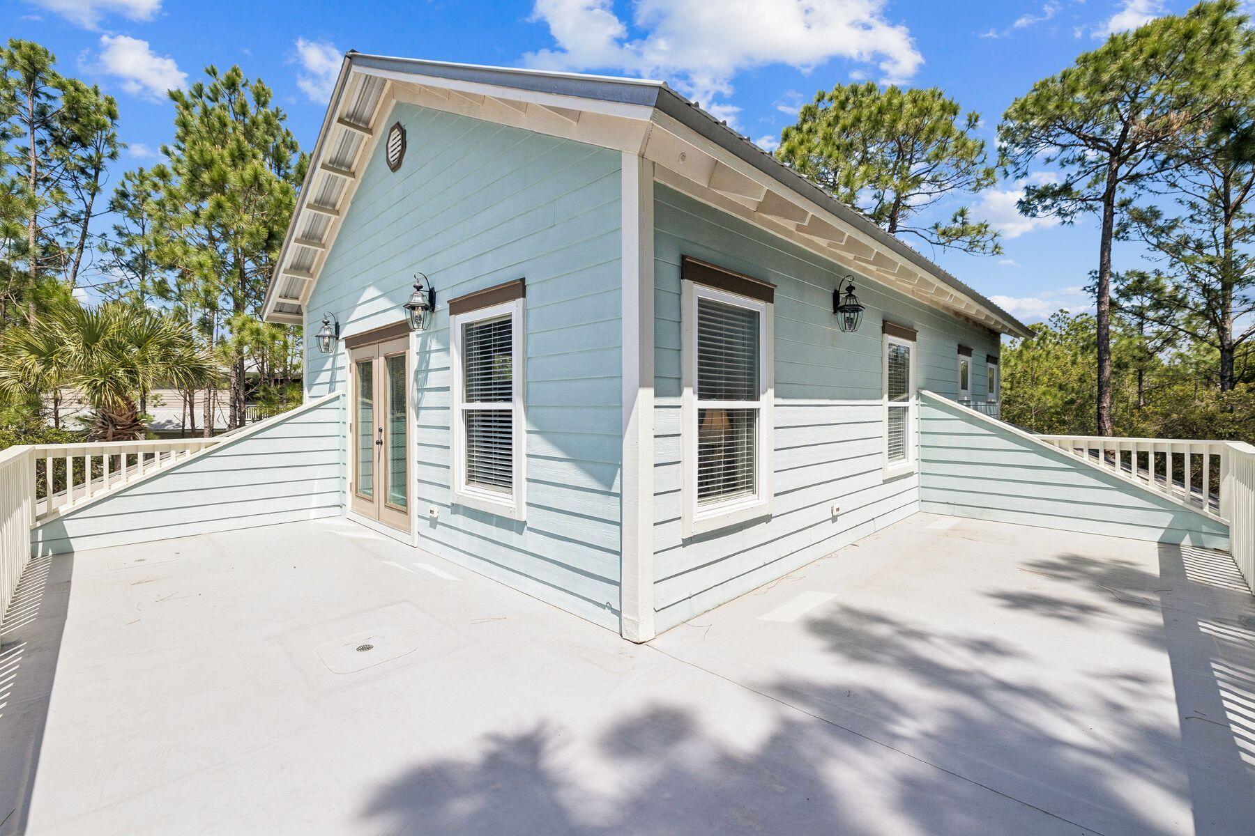 14 Breezeway Boulevard