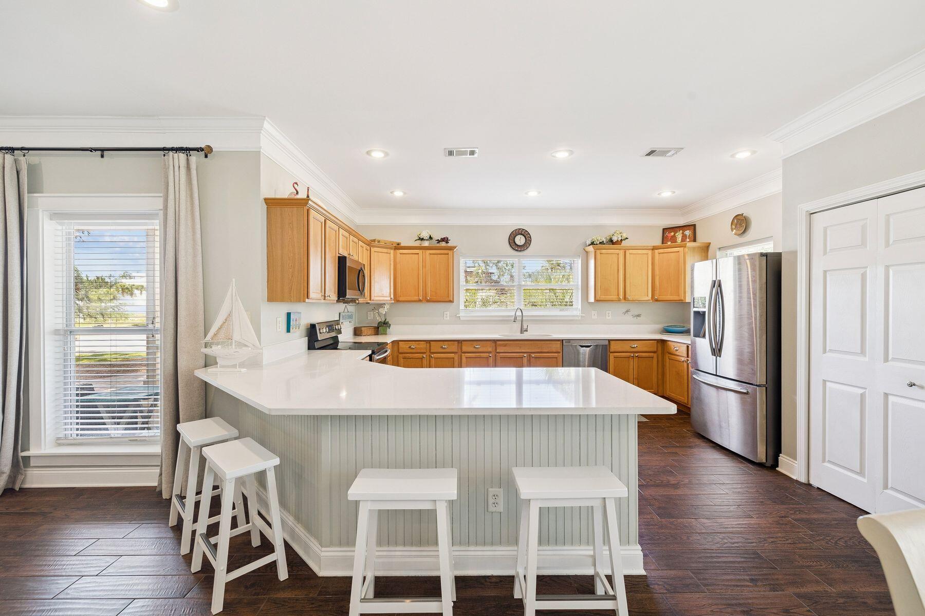 14 Breezeway Boulevard