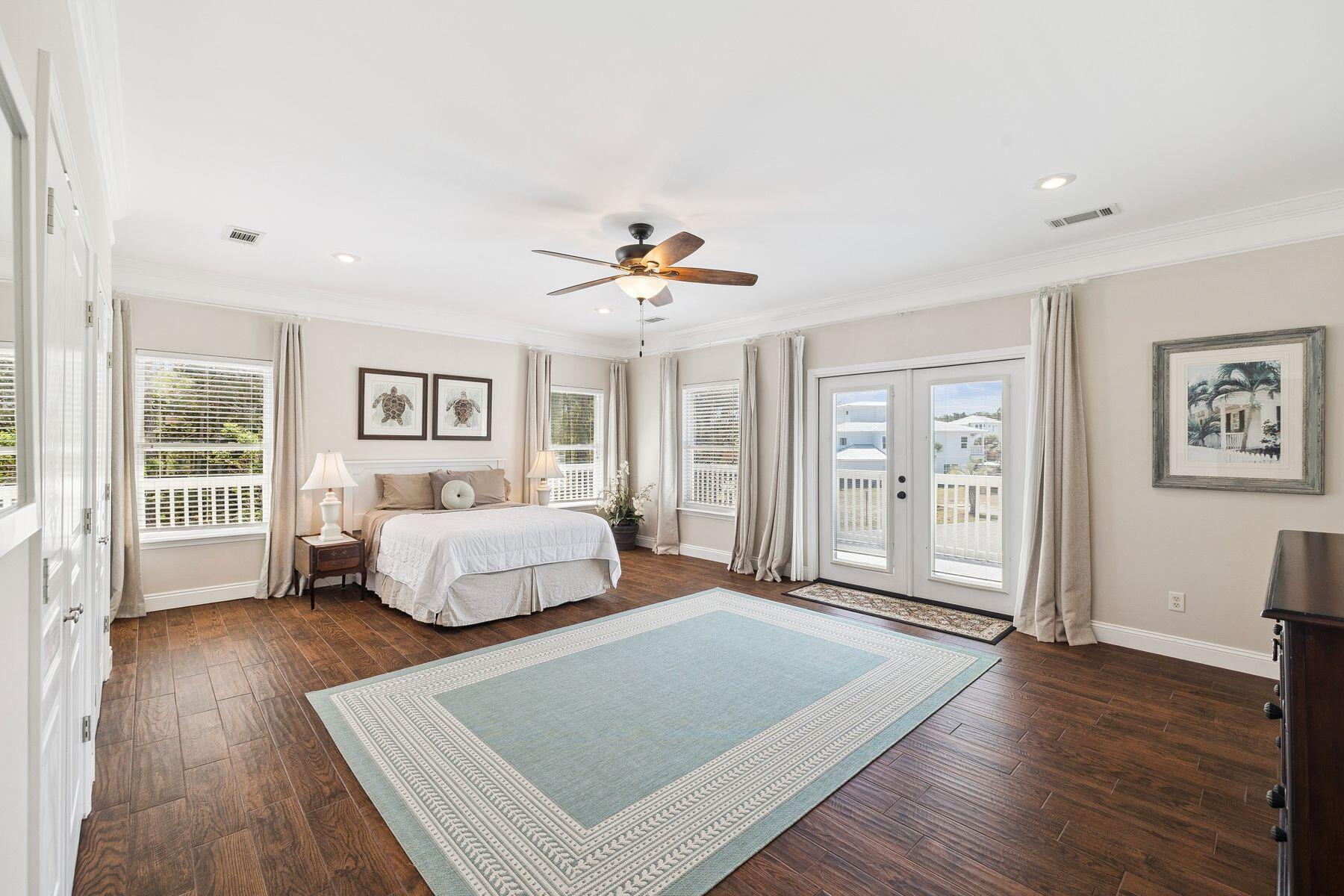 14 Breezeway Boulevard