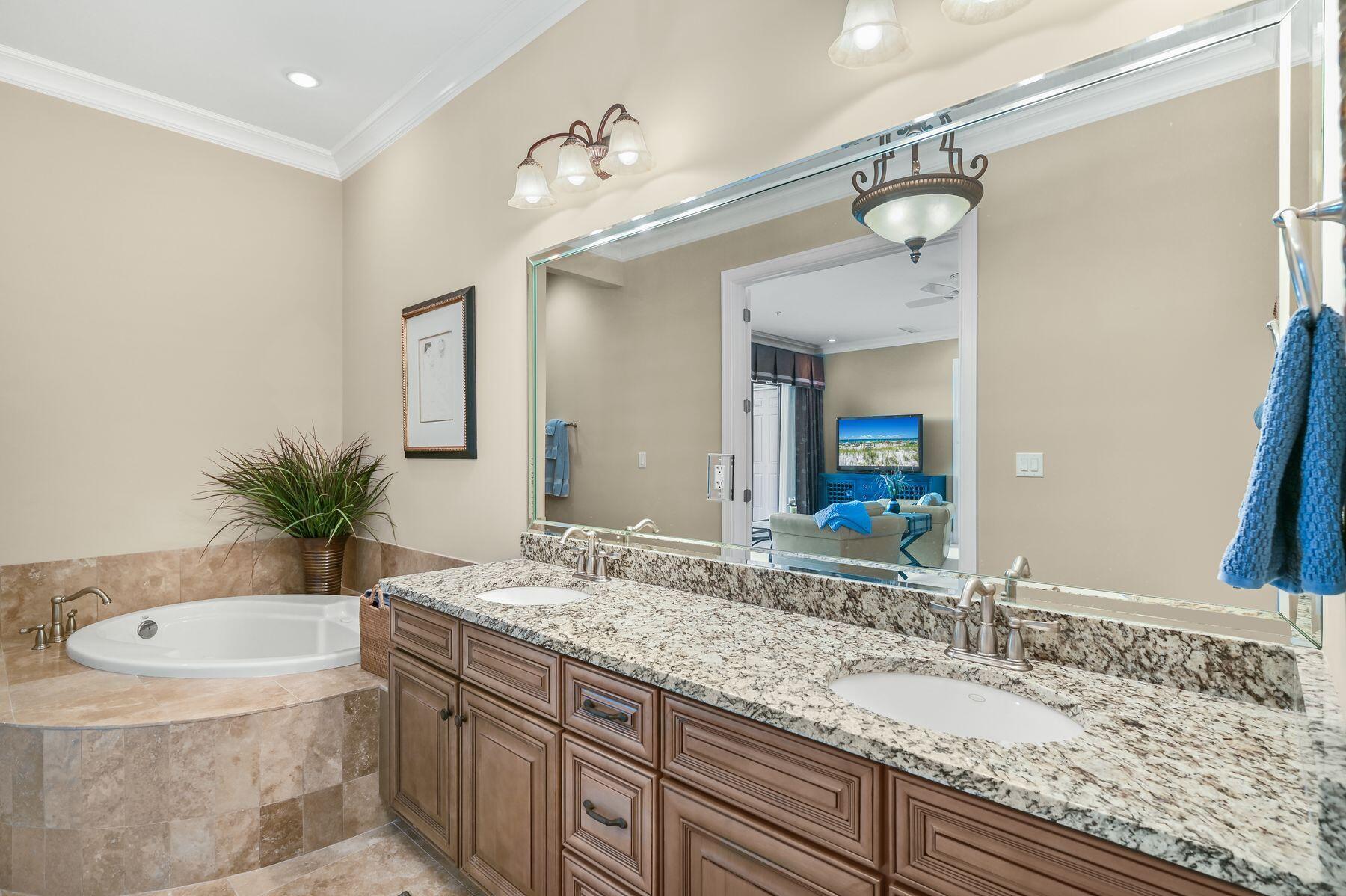 1363 W County Highway 30A, UNIT 3103