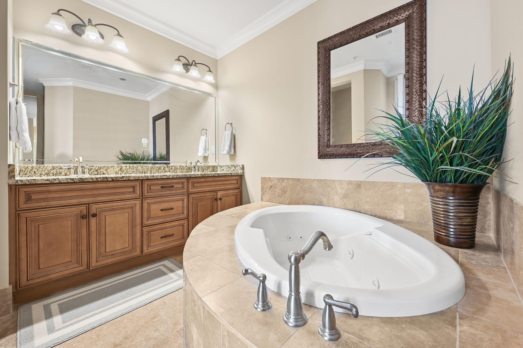 1363 W County Highway 30A, UNIT 3103