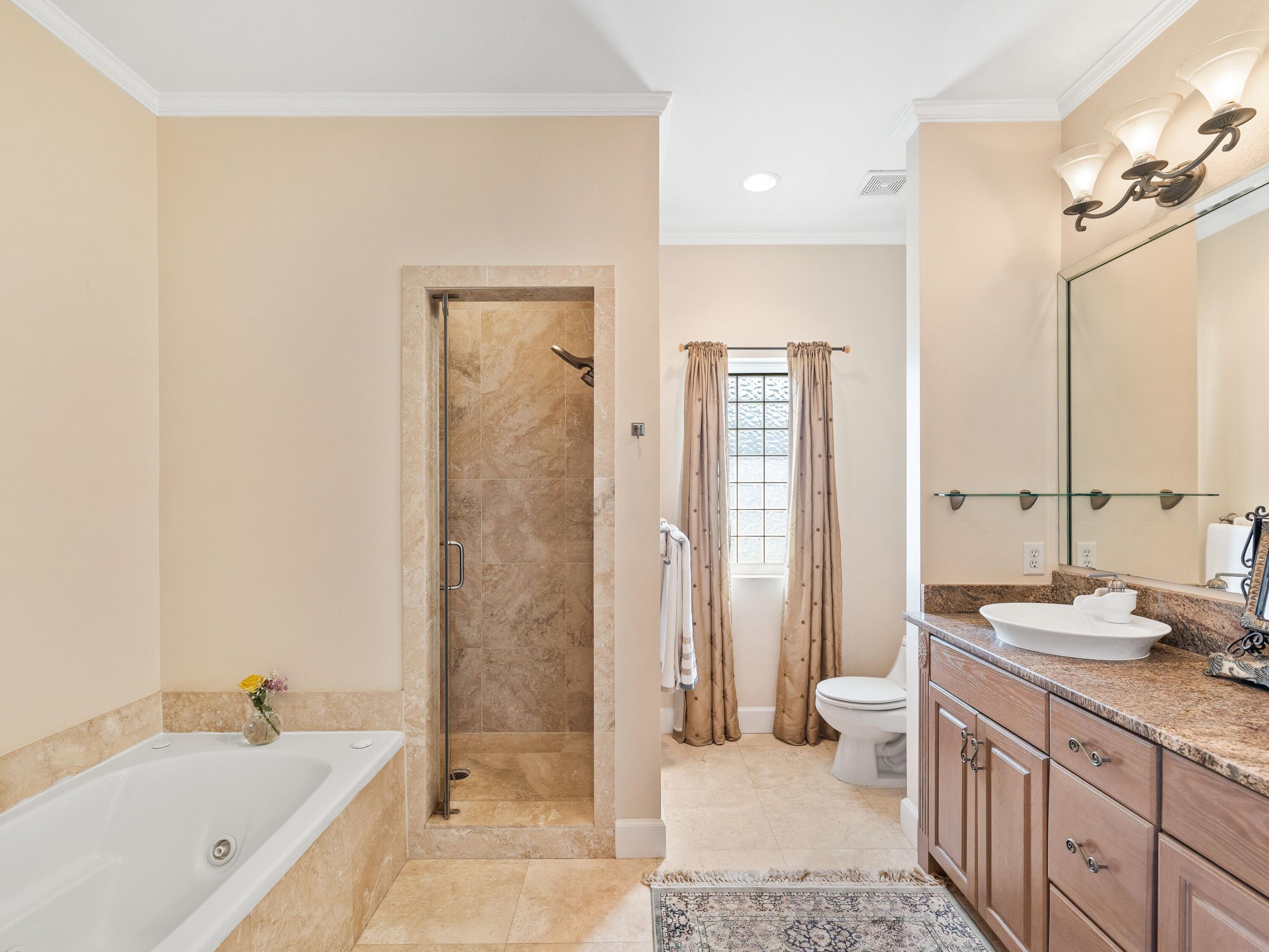 5676 W State Highway 2, DeFuniak Springs