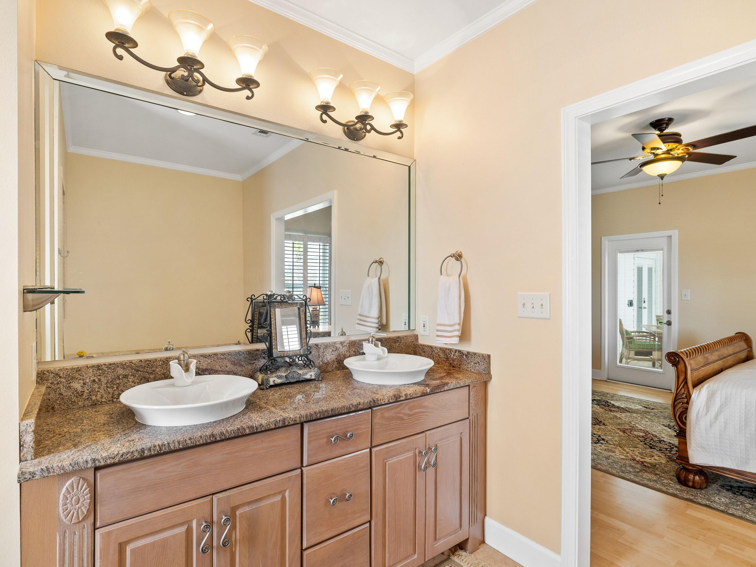 5676 W State Highway 2, DeFuniak Springs