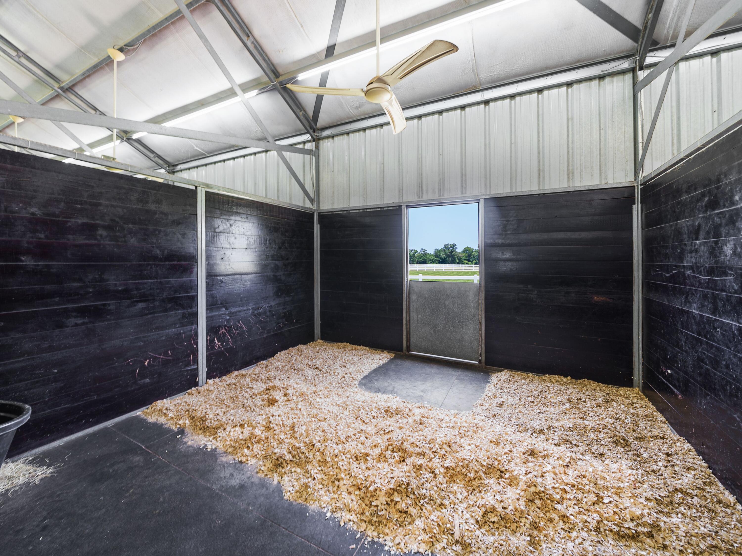 5676 W State Highway 2, DeFuniak Springs