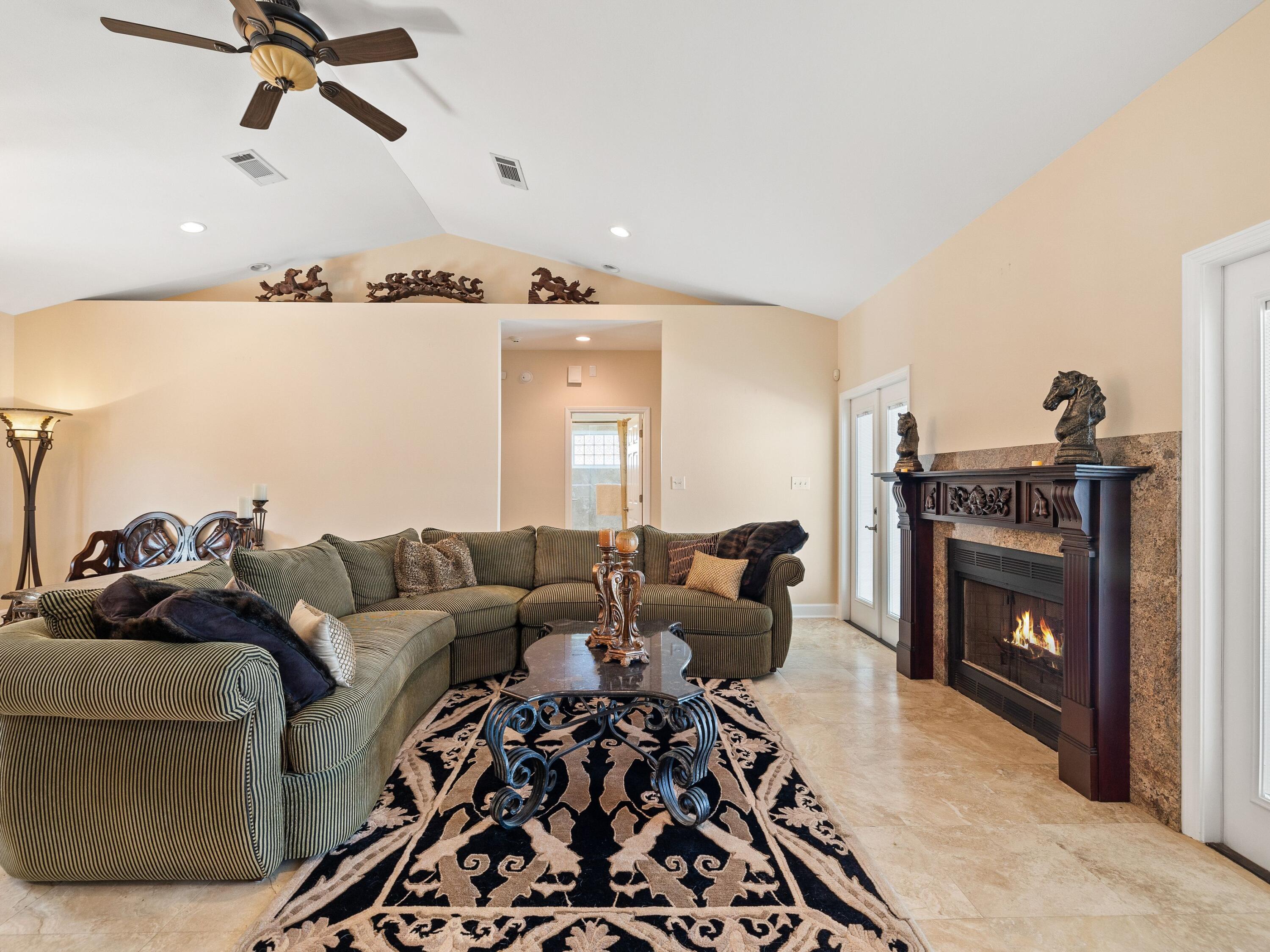 5676 W State Highway 2, DeFuniak Springs