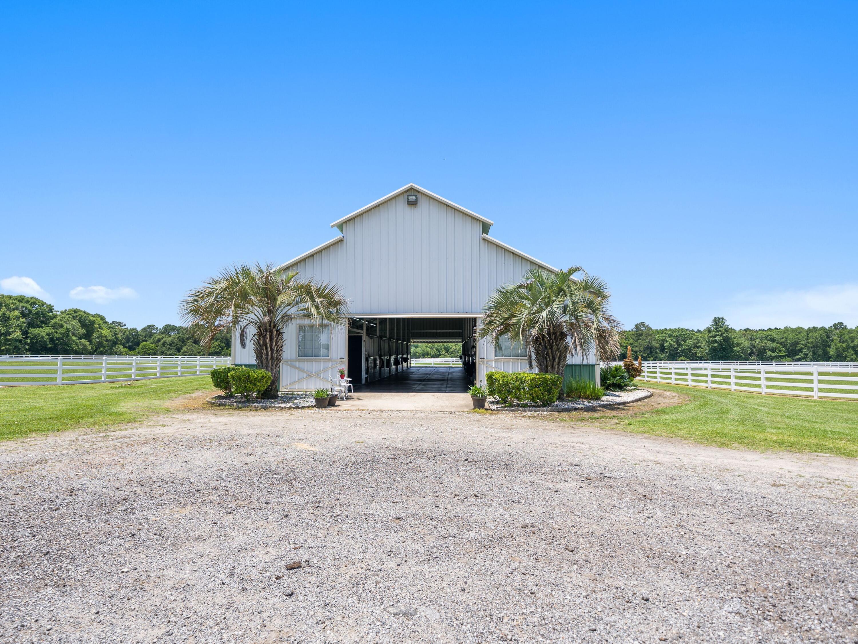 5676 W State Highway 2, DeFuniak Springs
