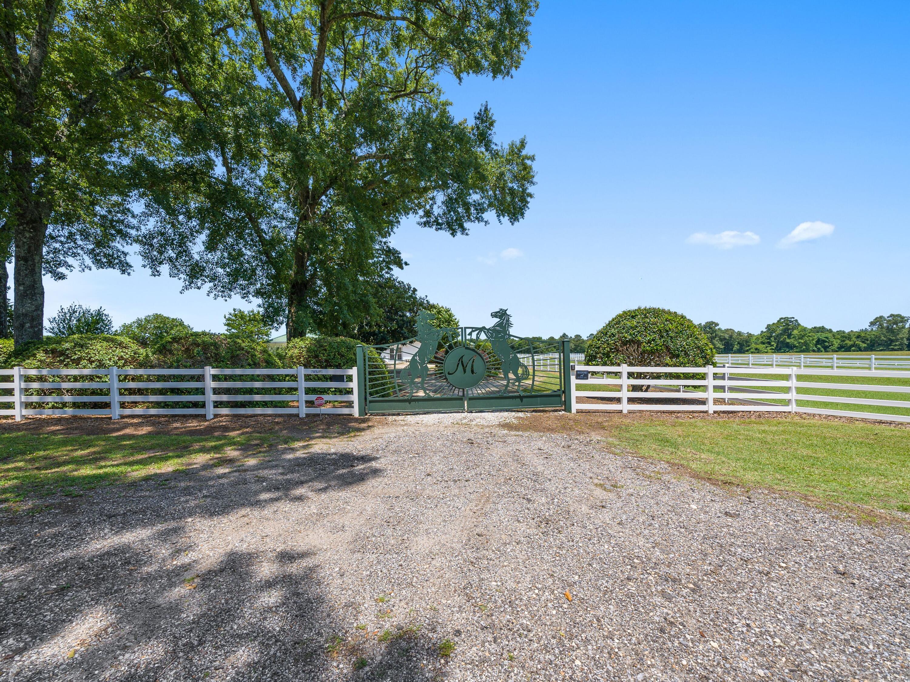 5676 W State Highway 2, DeFuniak Springs