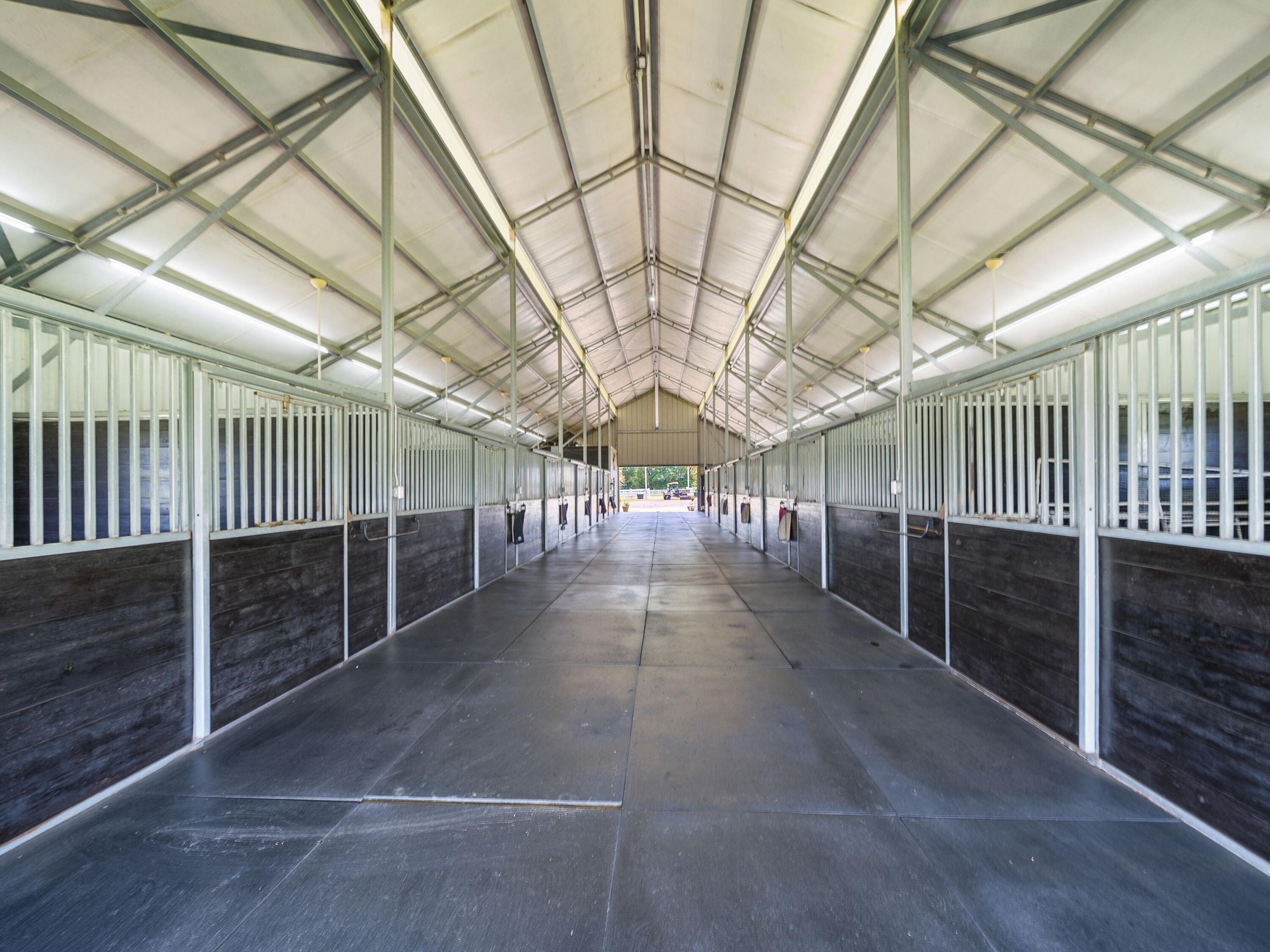 5676 W State Highway 2, DeFuniak Springs