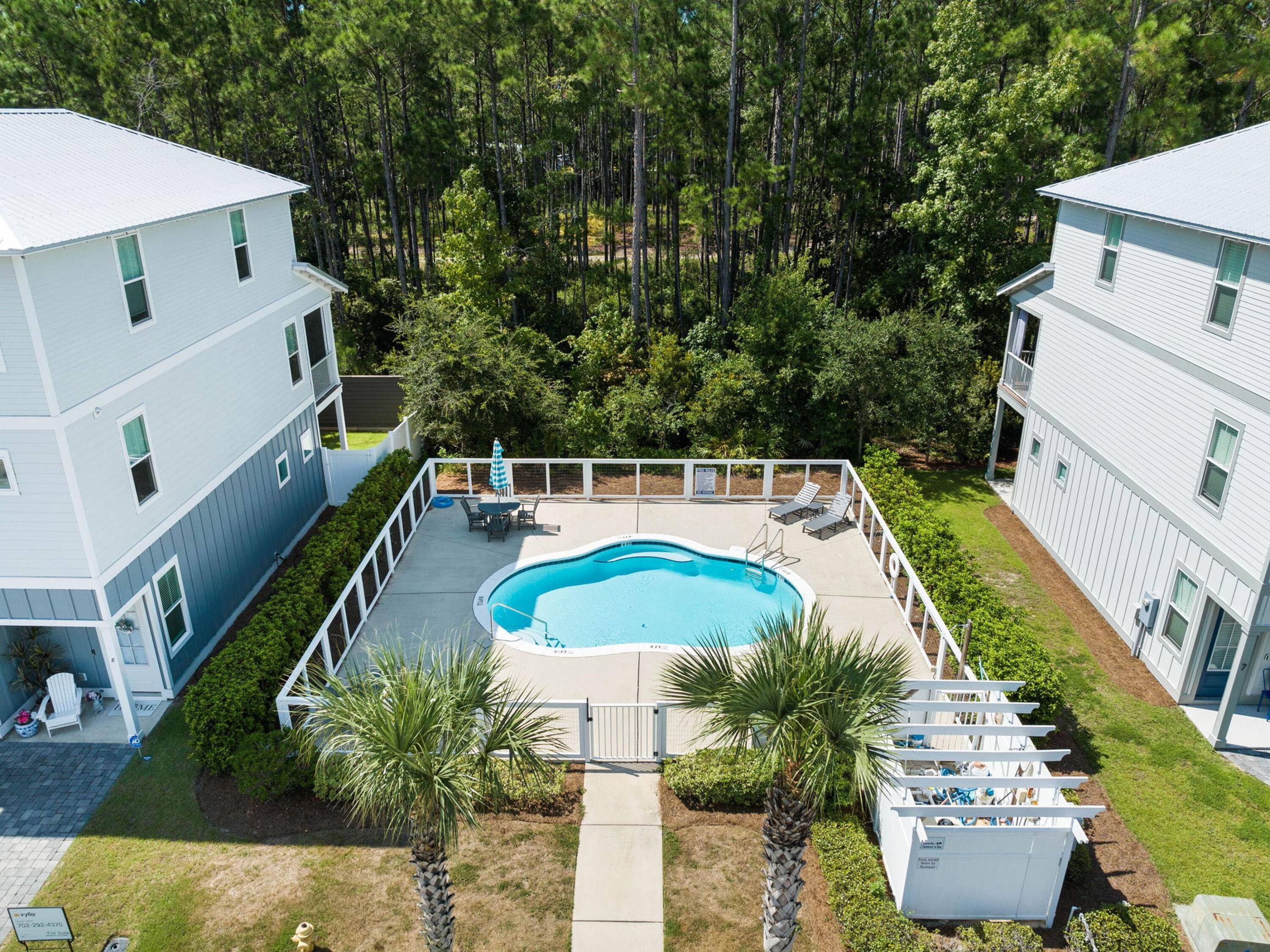15 Lighthouse Pointe Boulevard