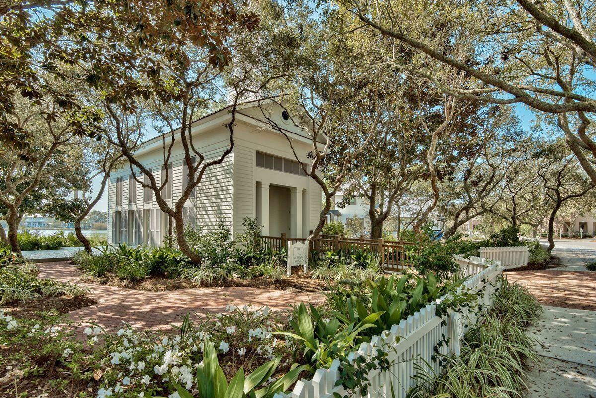 114 Carillon Market Street, 209