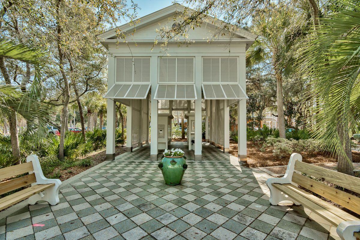 114 Carillon Market Street, 209