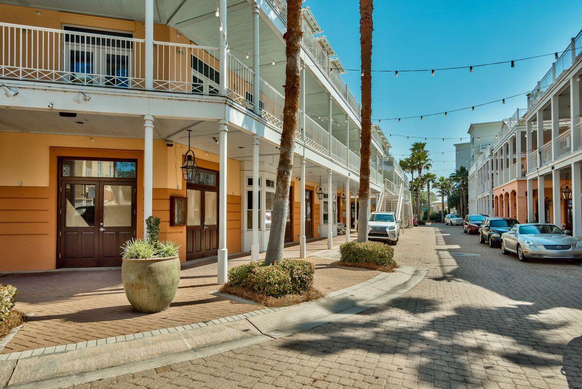 114 Carillon Market Street, 209
