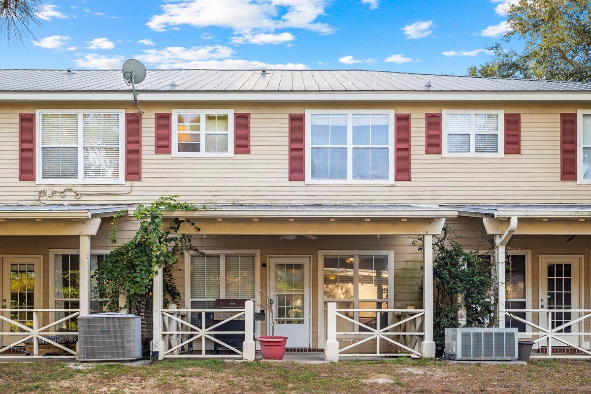 415 Twin Lakes Lane
