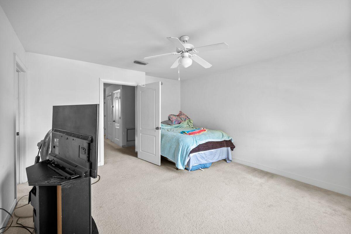 415 Twin Lakes Lane