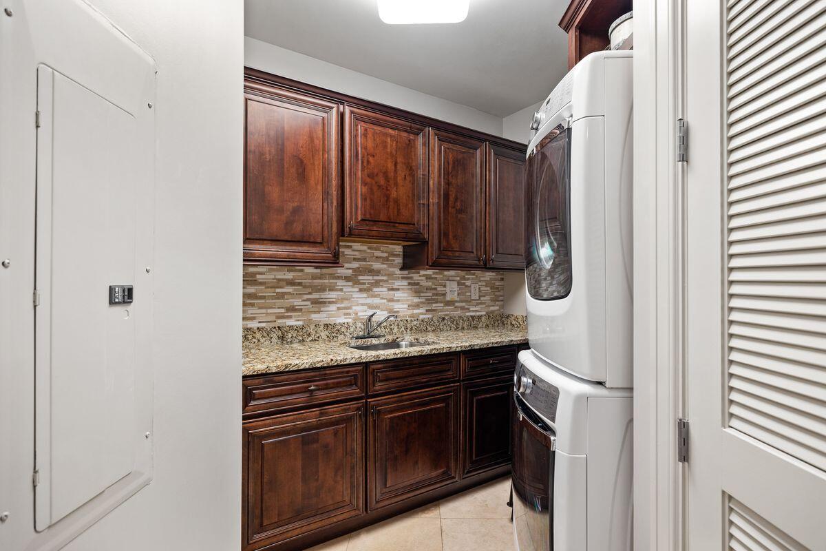 1363 W County Highway 30A 3112