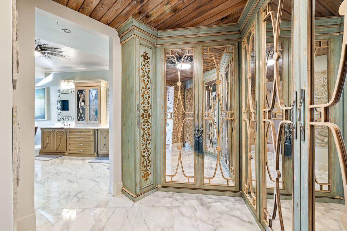 1363 W County Highway 30A 3112