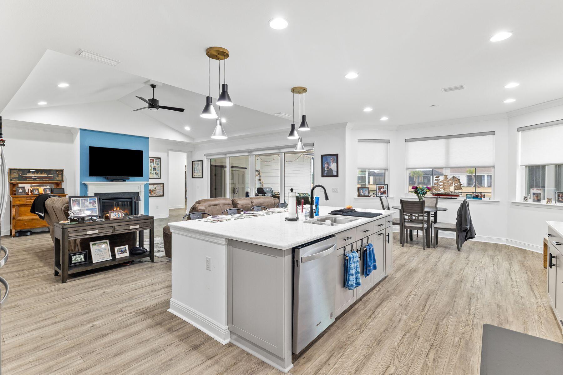 8410 Coral Reef Way