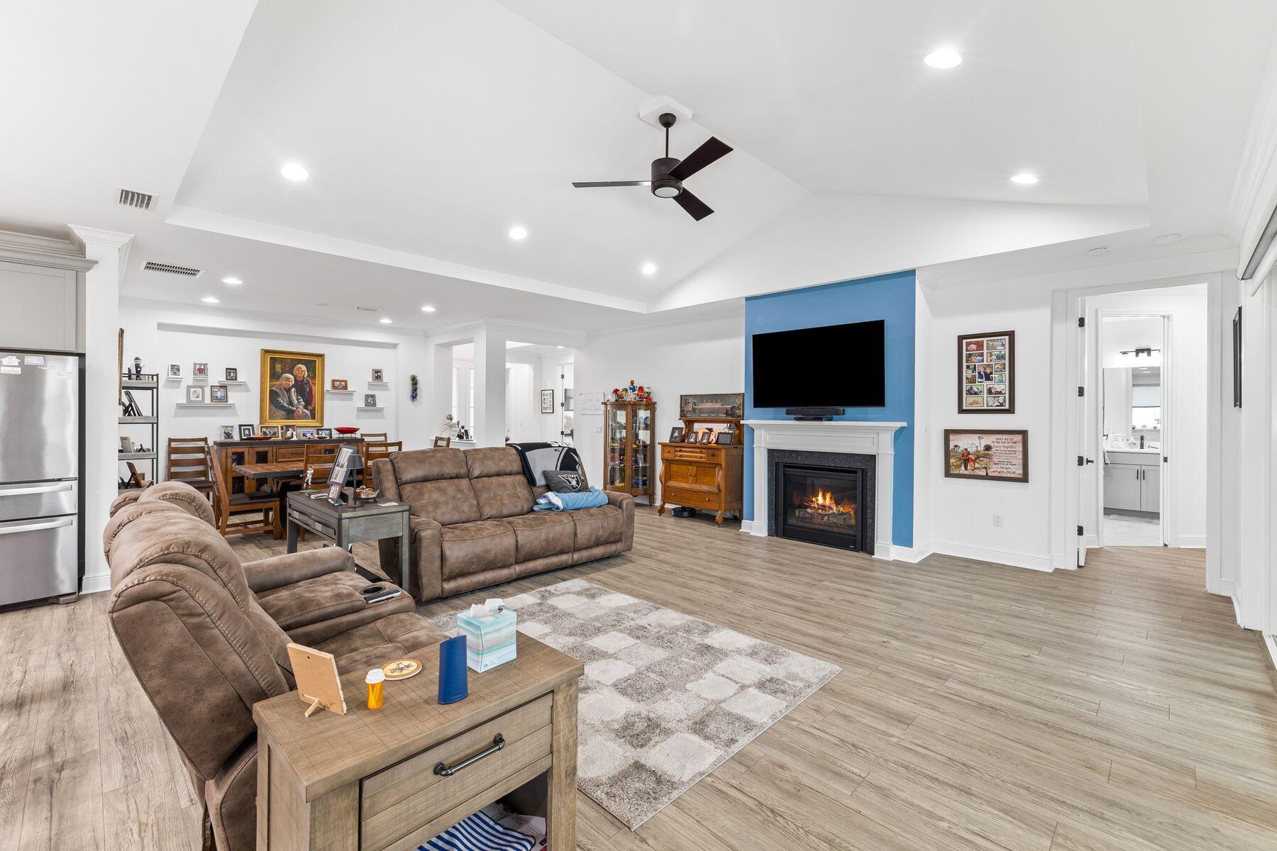 8410 Coral Reef Way