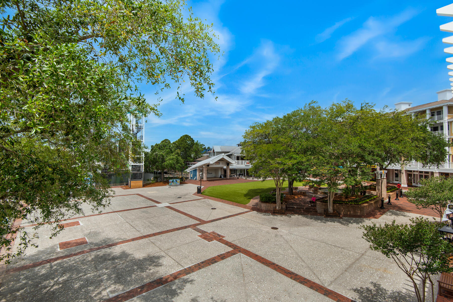 9100 Baytowne Wharf Boulevard, 270/272