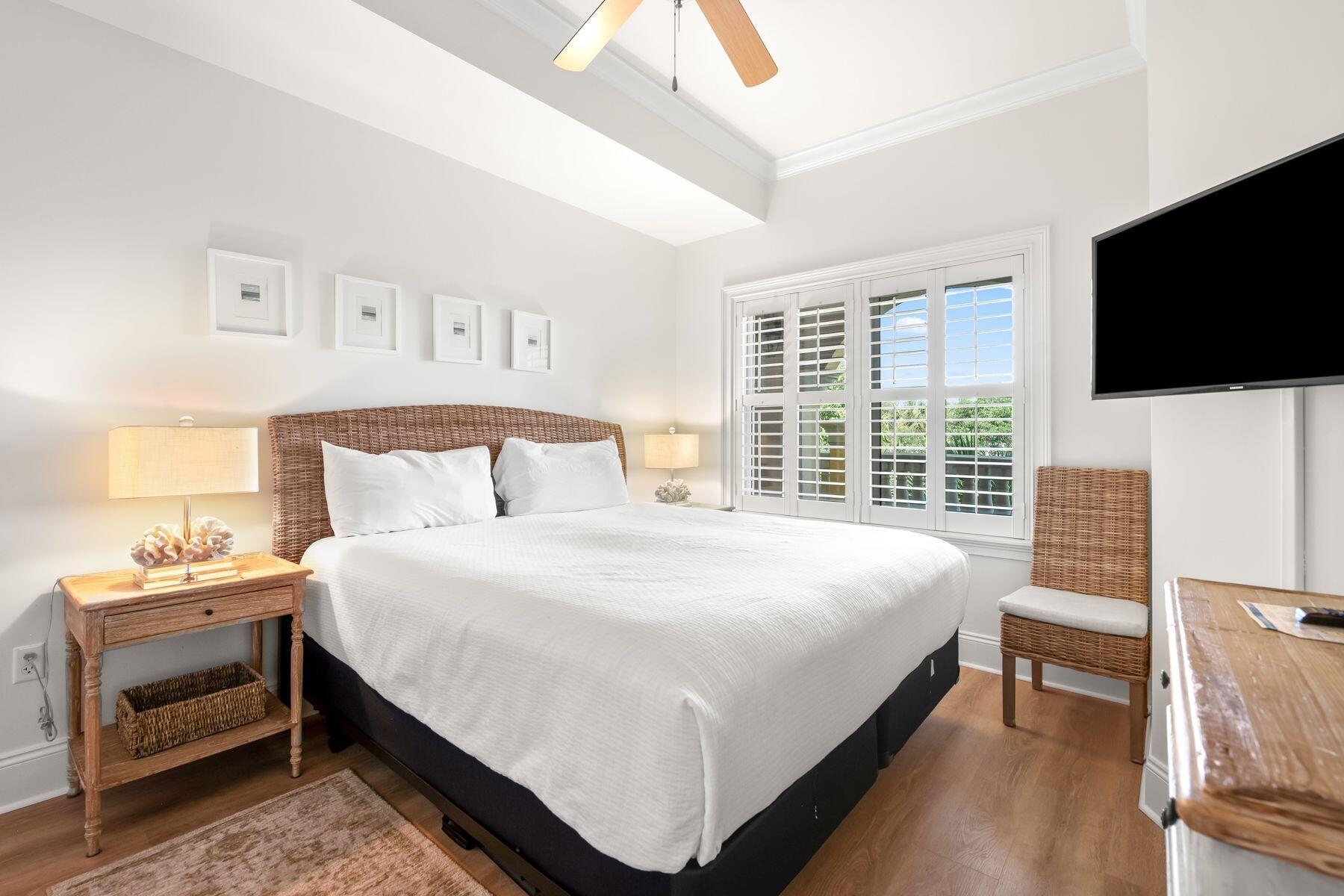 2421 W County Hwy 30A, D304