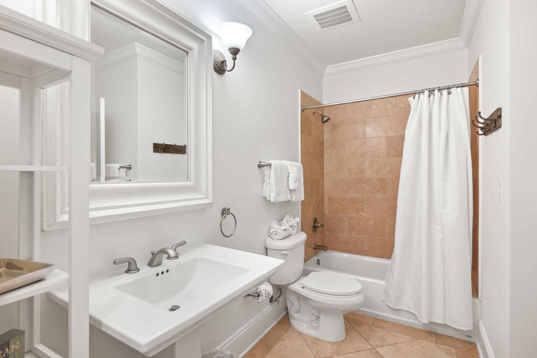 2421 W County Hwy 30A, D304