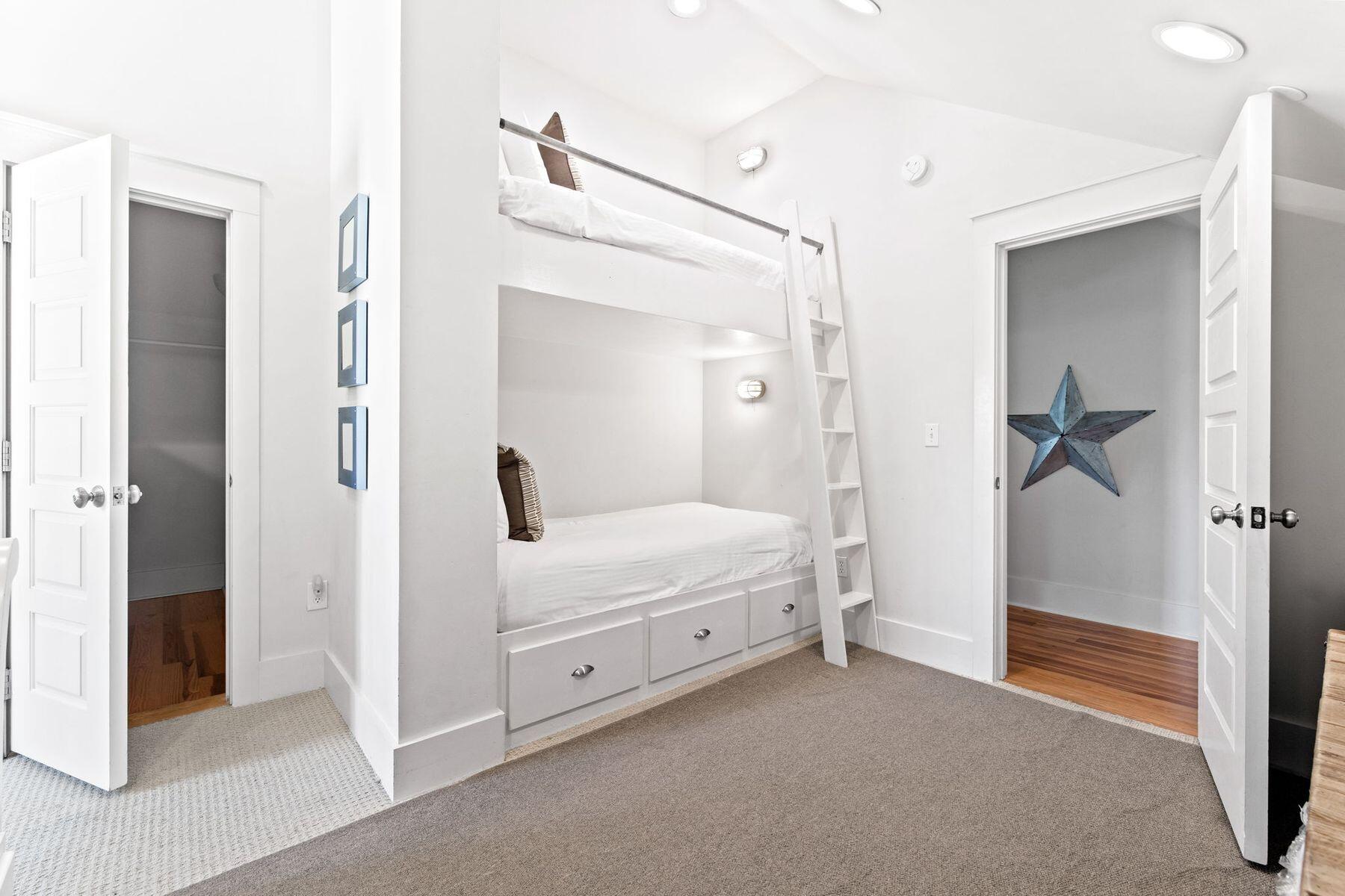 90 Silver Laurel Way