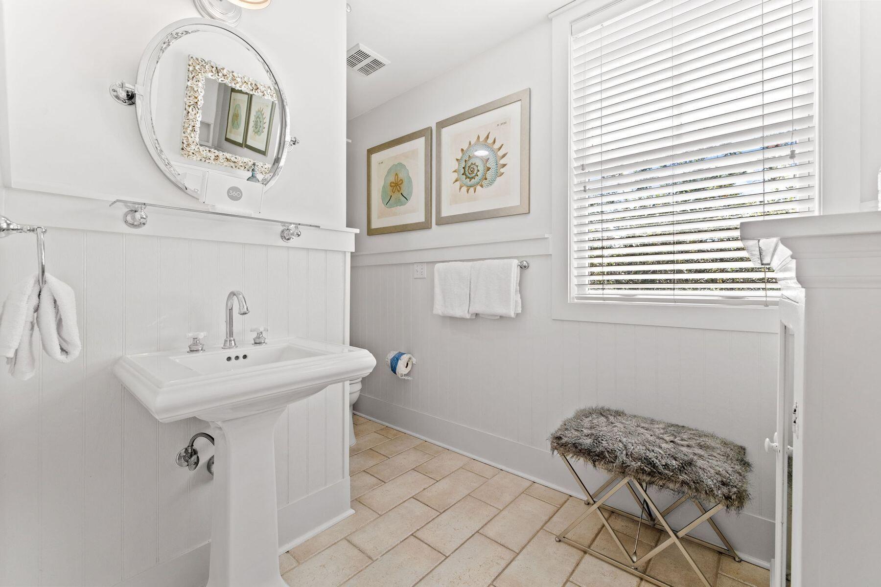 90 Silver Laurel Way