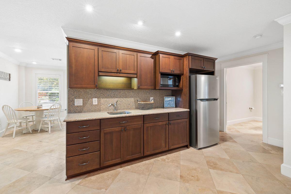 141 Crescent Road