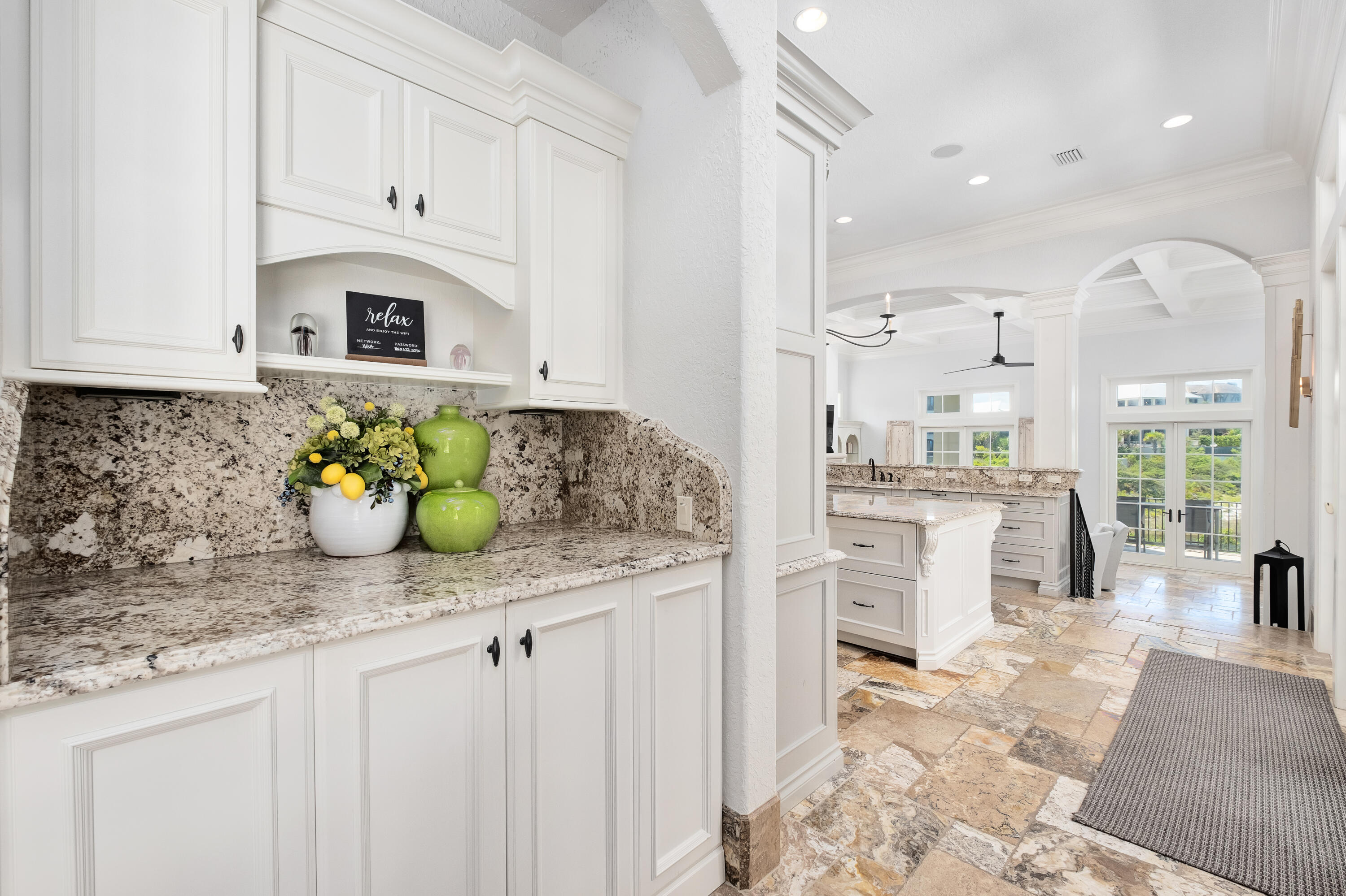 231 W Bermuda Drive