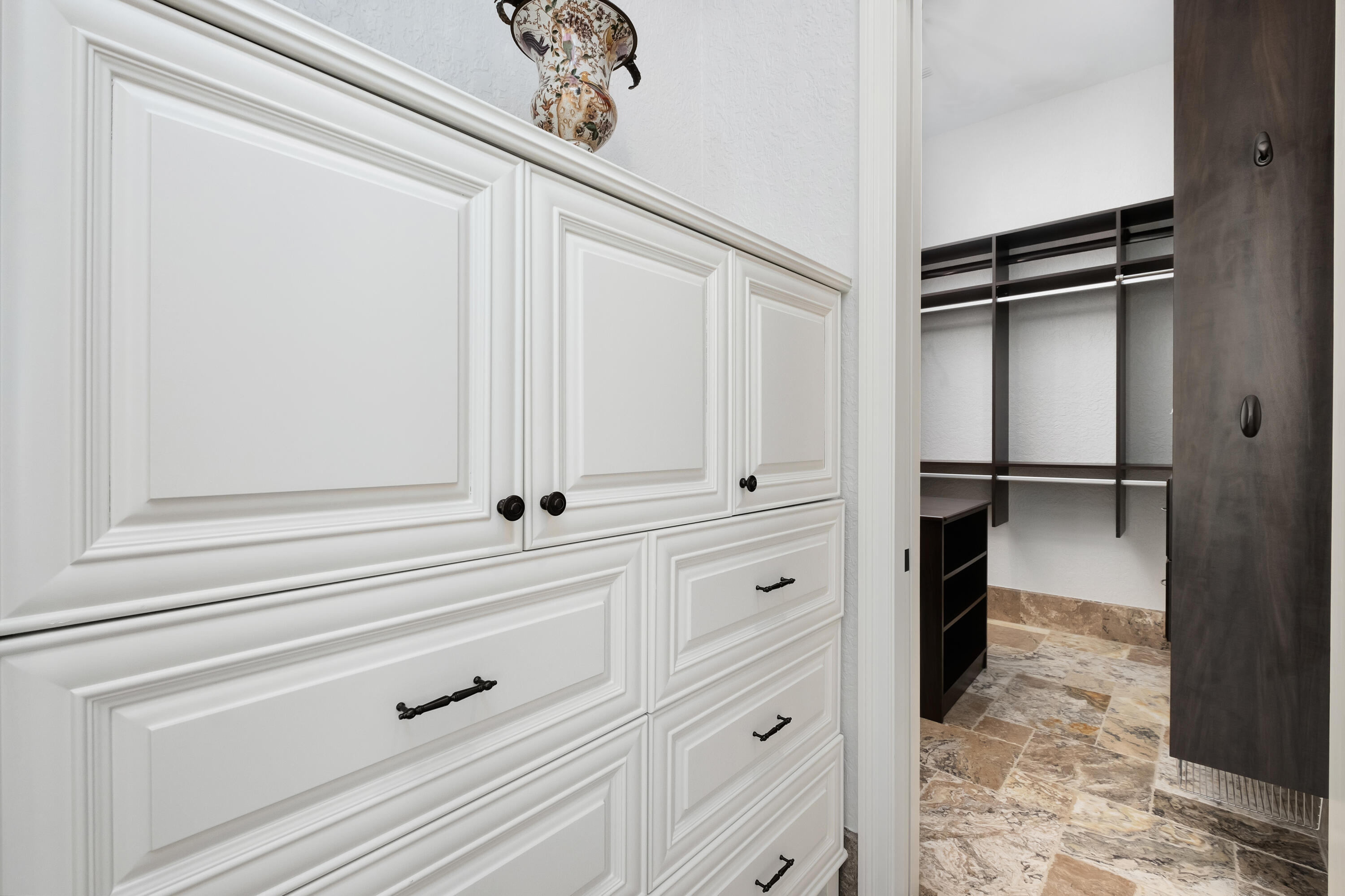 231 W Bermuda Drive