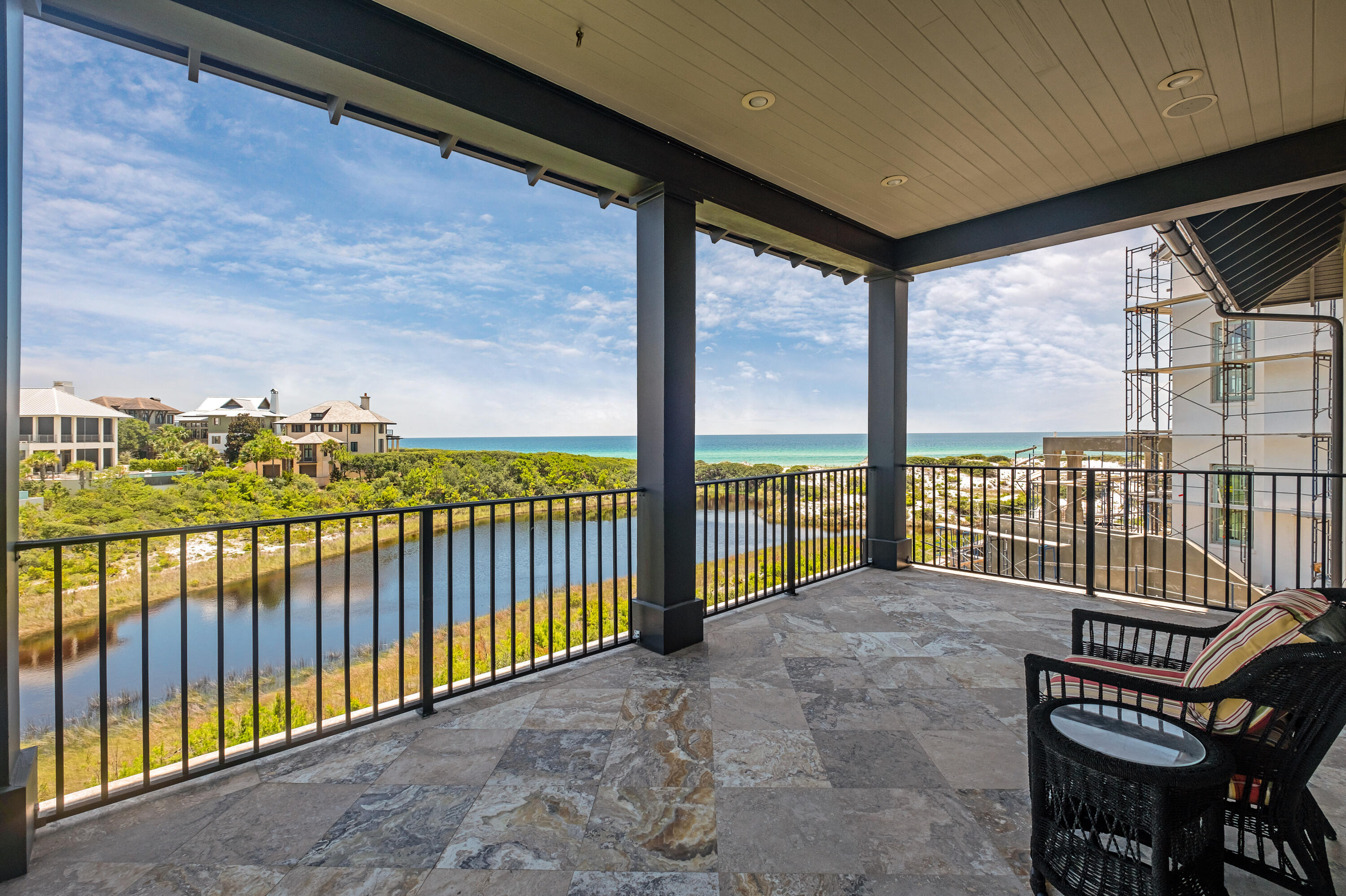231 W Bermuda Drive