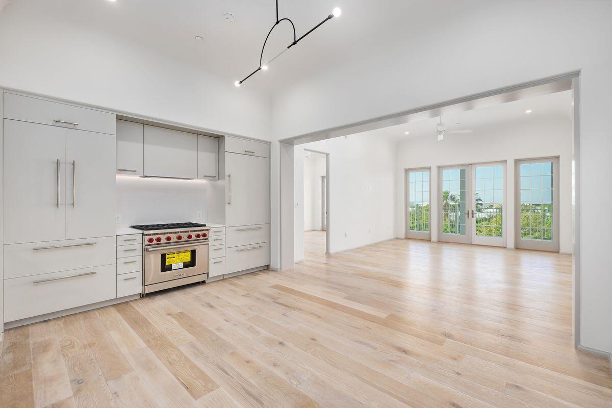 45 W Solaire Way 203