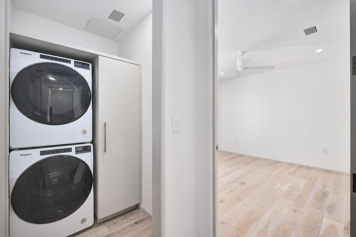 45 W Solaire Way 203