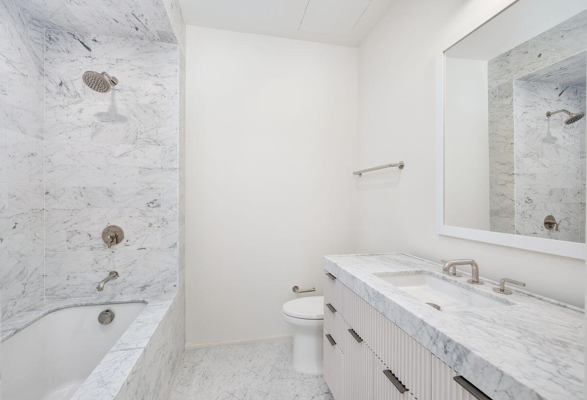 45 W Solaire Way 203