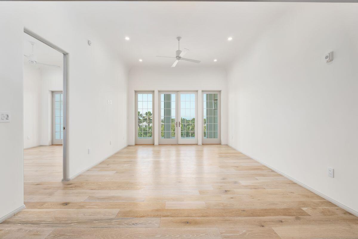 45 W Solaire Way 203