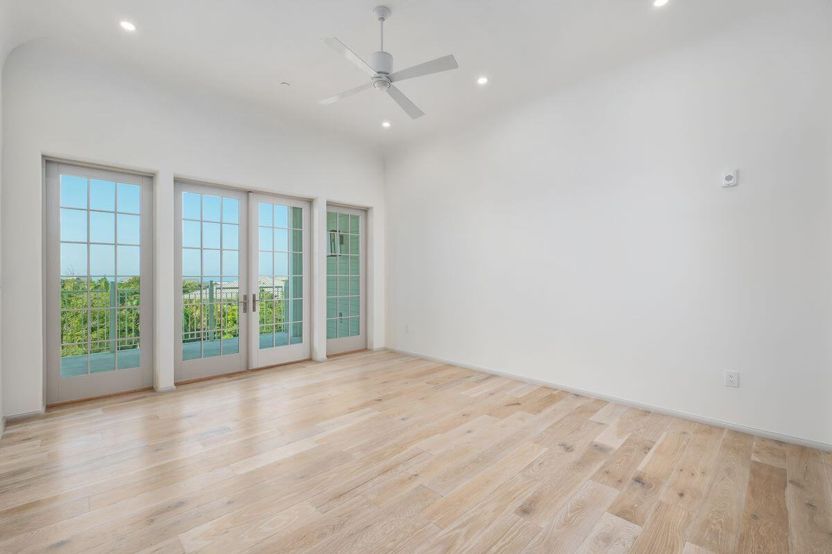 45 W Solaire Way 203