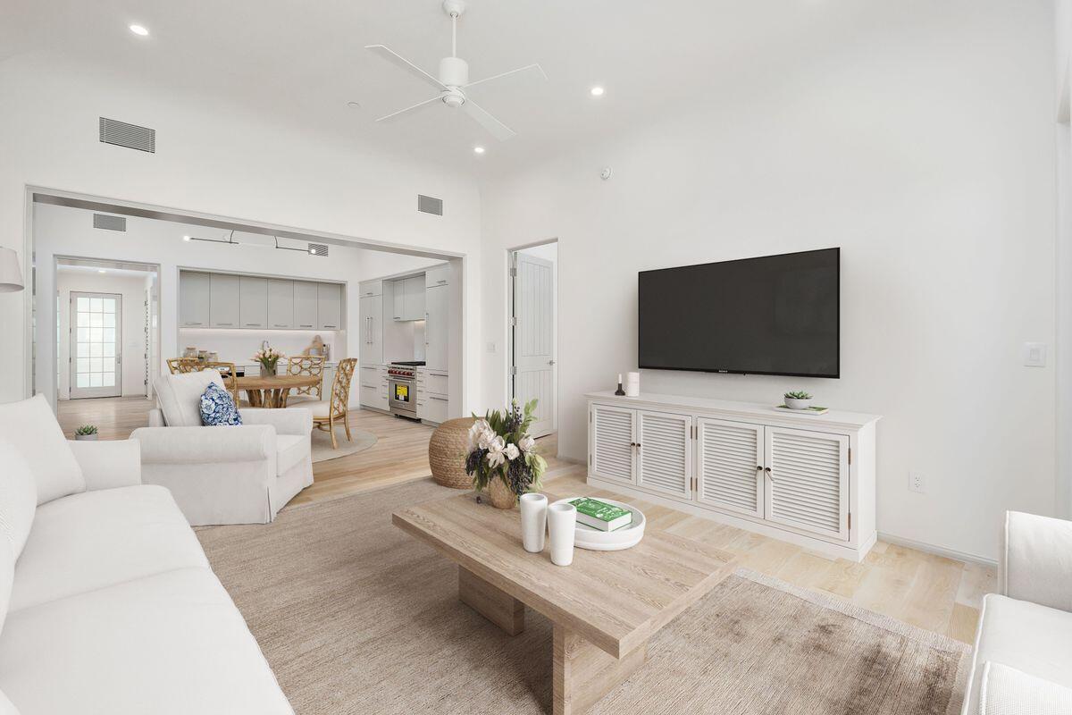 45 W Solaire Way 203