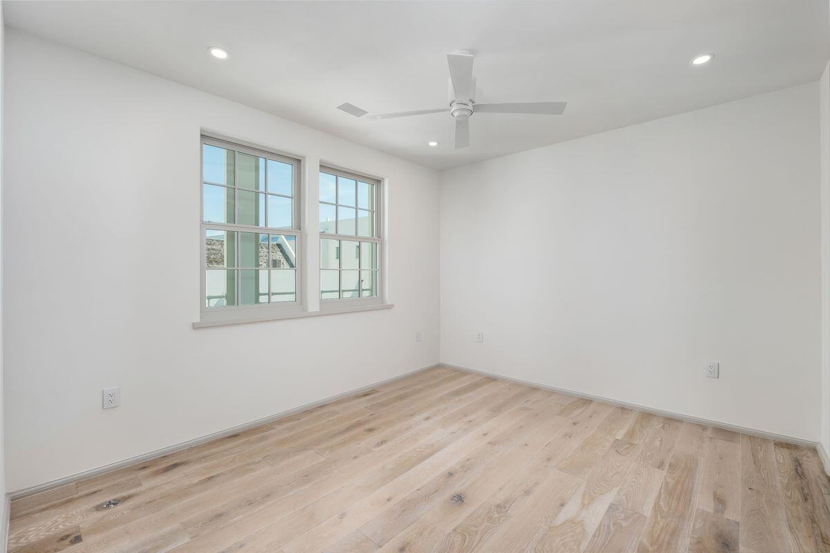 45 W Solaire Way 203