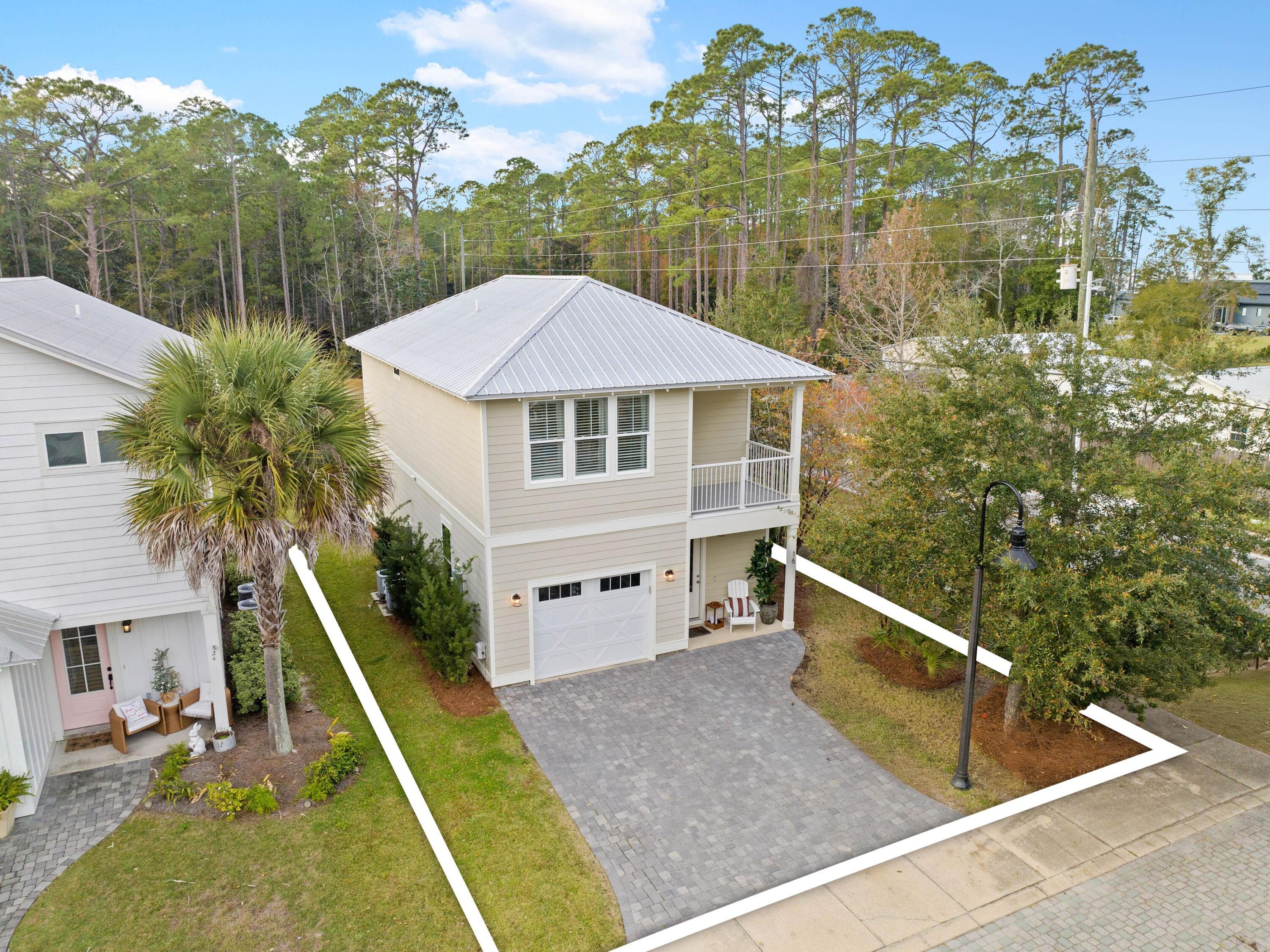 16 Lighthouse Pointe Blvd Boulevard