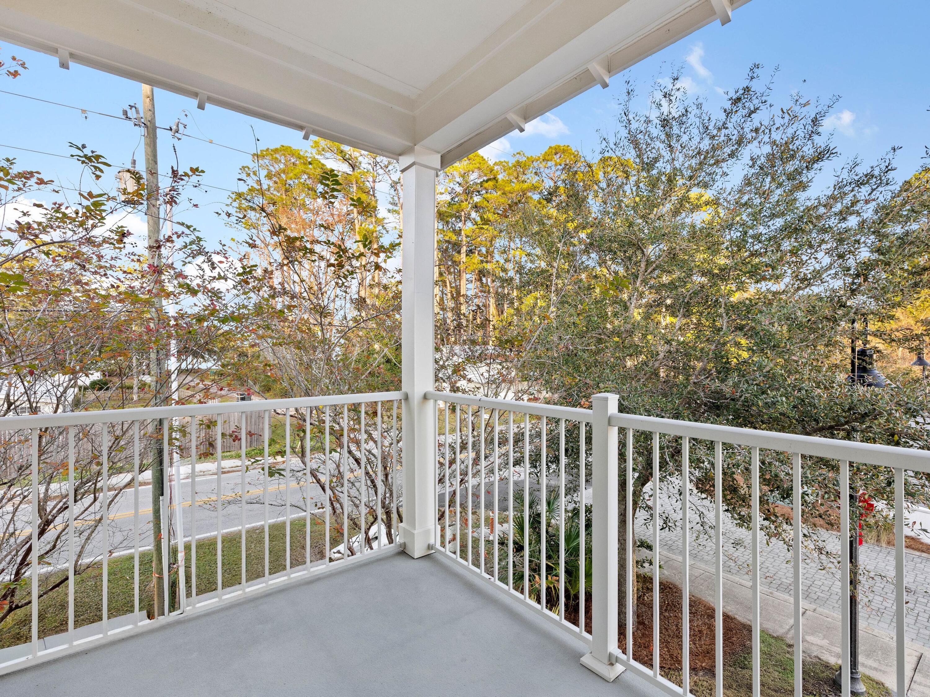 16 Lighthouse Pointe Blvd Boulevard