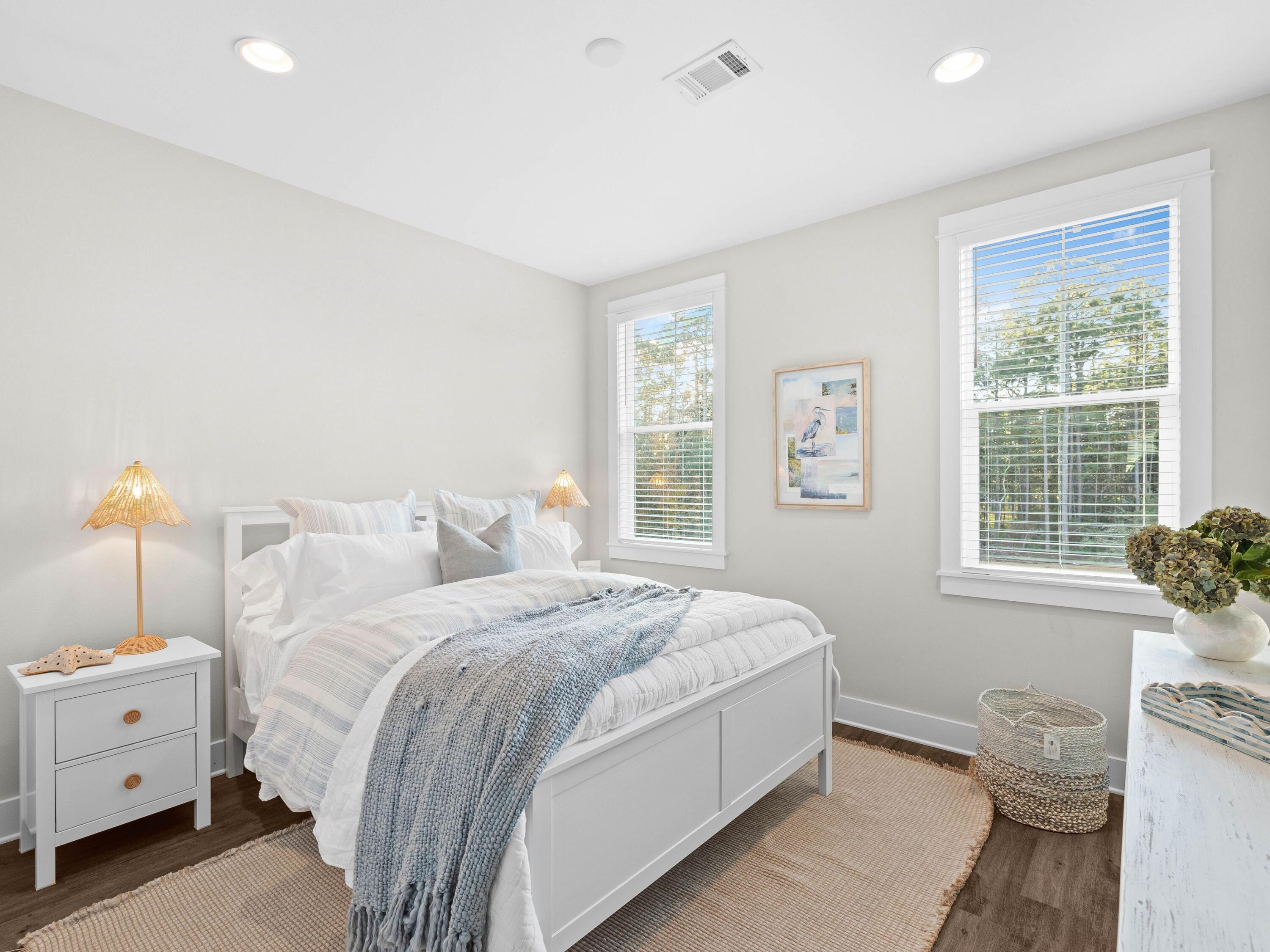 16 Lighthouse Pointe Blvd Boulevard