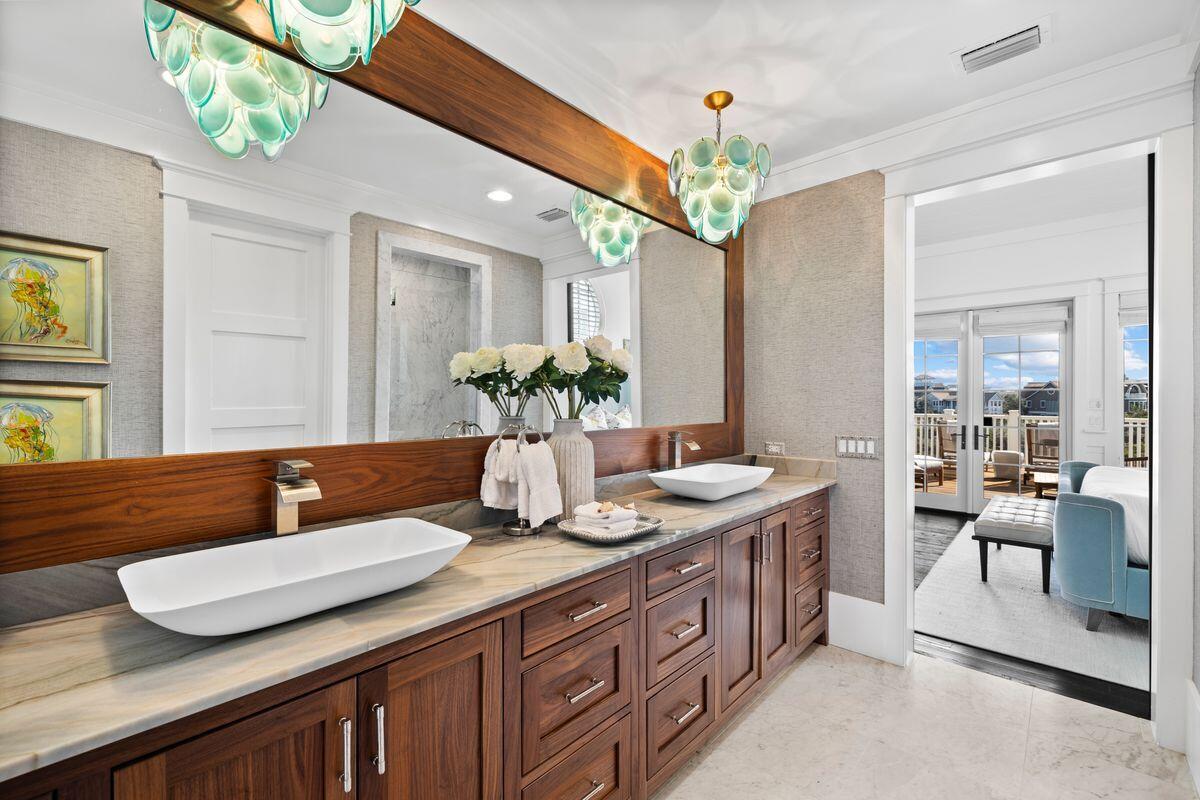 24 N Lake Bridge Lane