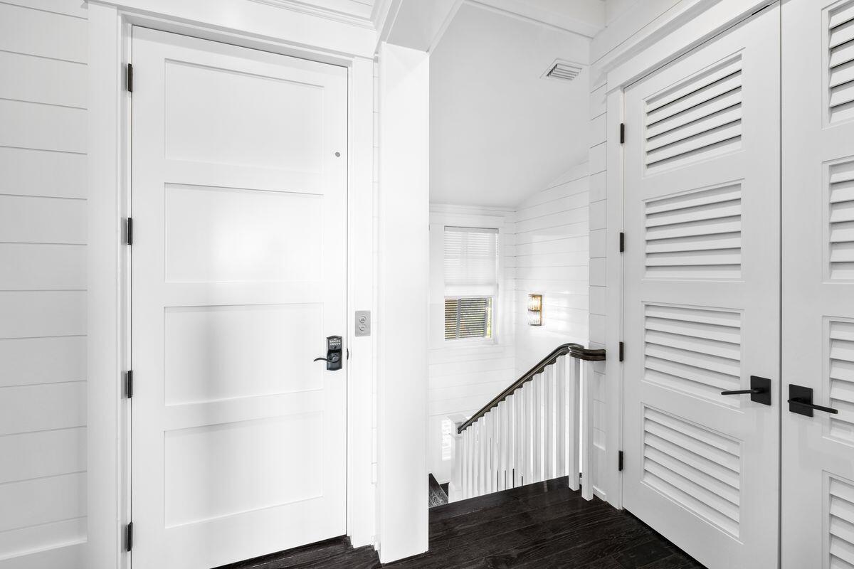 24 N Lake Bridge Lane