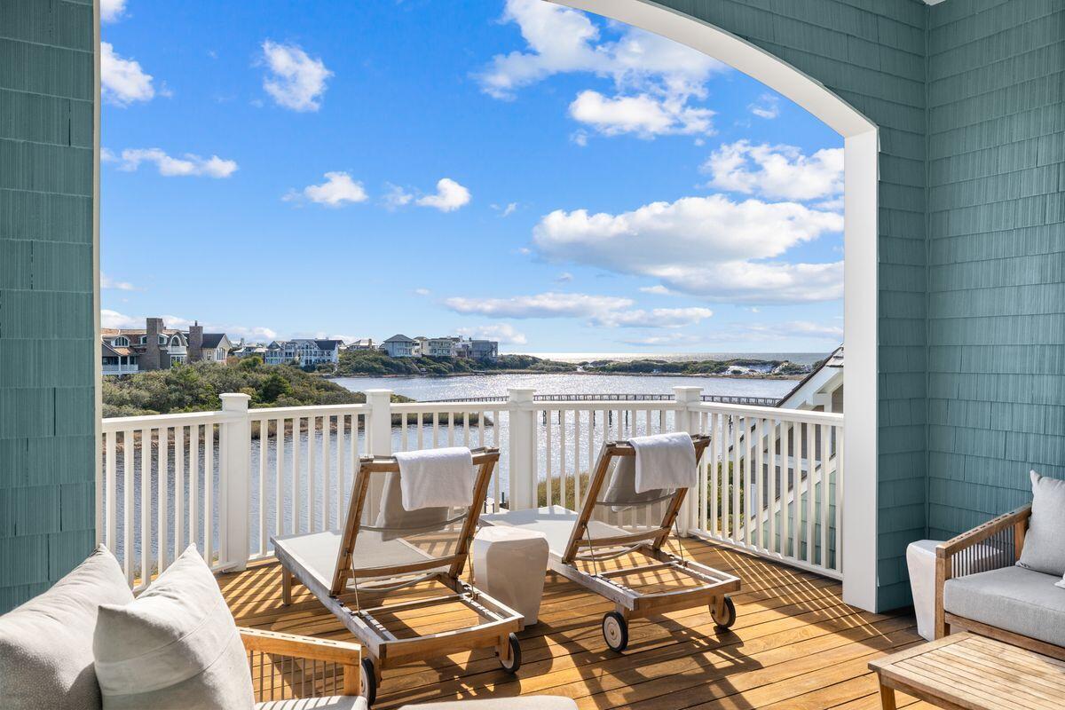 24 N Lake Bridge Lane